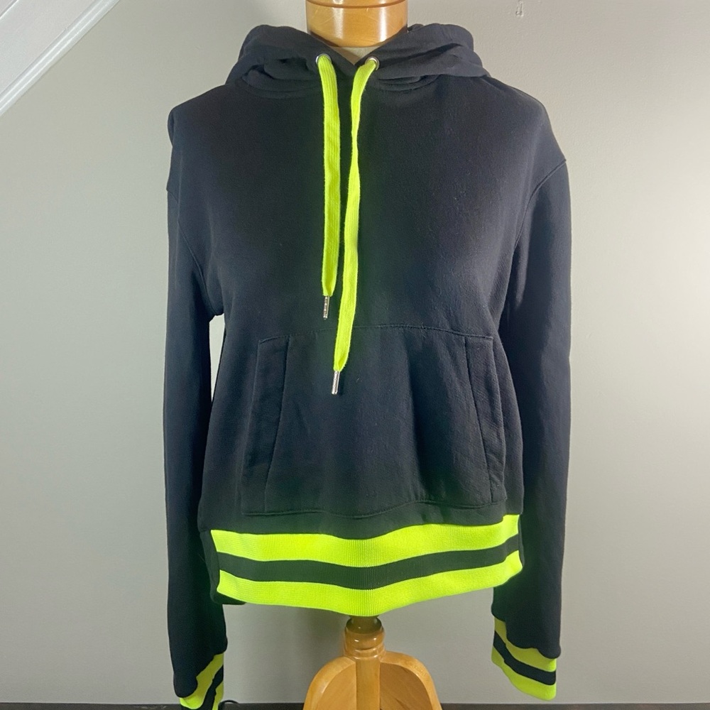 Veronica Beard x Bandier Women’s Black Neon Yellow High
Low Laila Hoodie Small